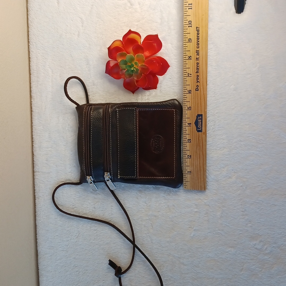 Urban Pouch from Roots - Picture 7 of 9